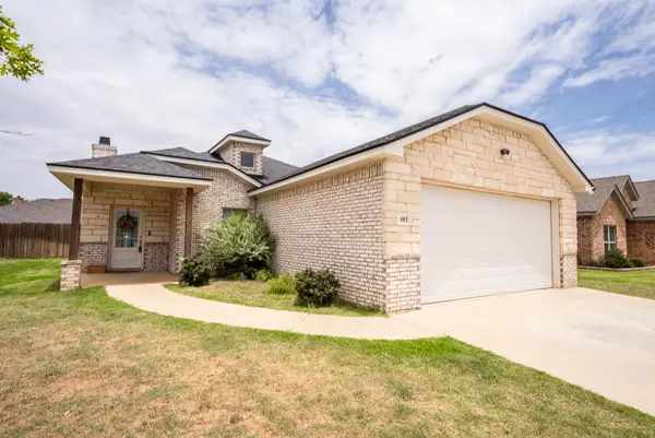402 Cowboy Lane, Wolfforth, TX 79382