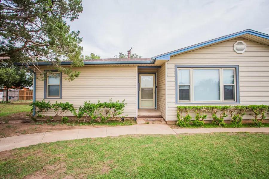 402 17th Street, Levelland, TX 79336 - #3