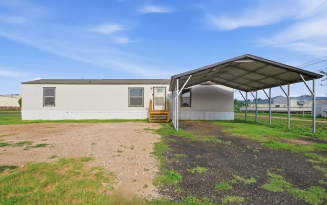 125 Pecan Street, Levelland, TX 79336 - #1
