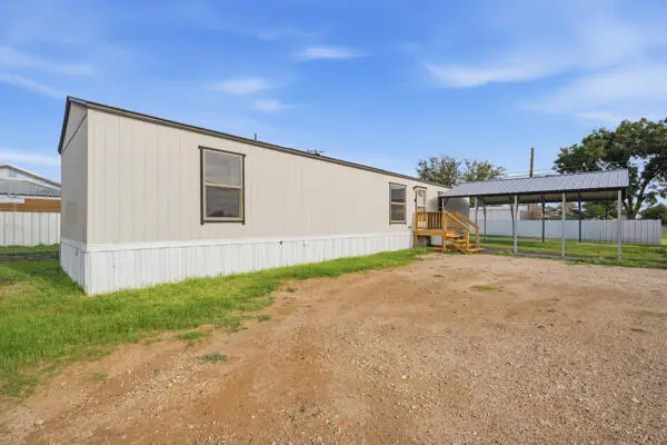 125 Pecan Street, Levelland, TX 79336 - #3