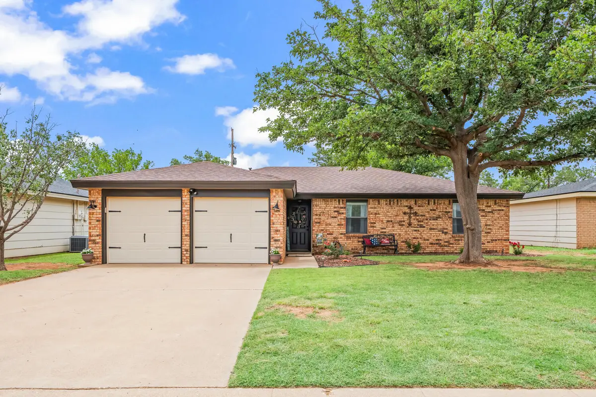 318 Walnut Street, Levelland, TX 79336 - #1