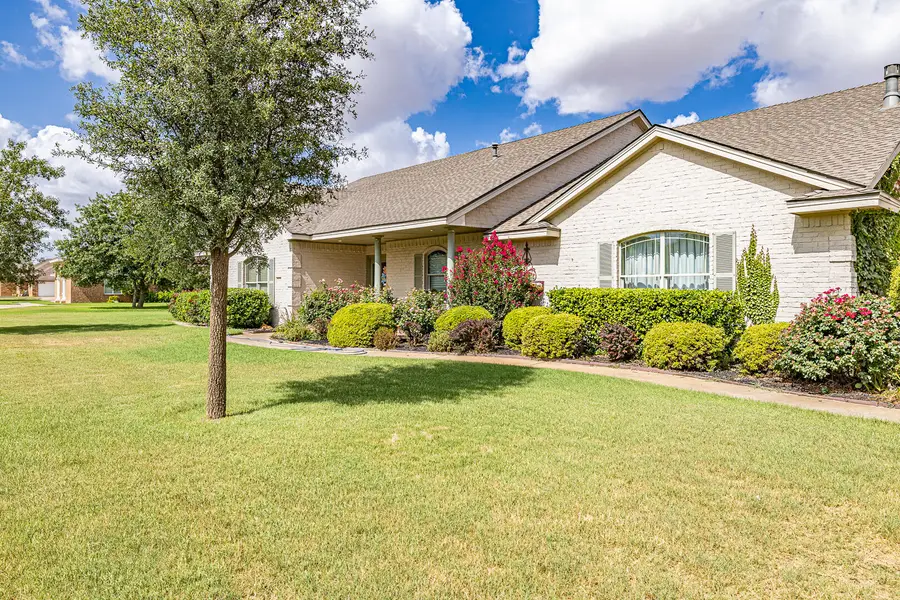516 Avenue R, Shallowater, TX 79363 - #3
