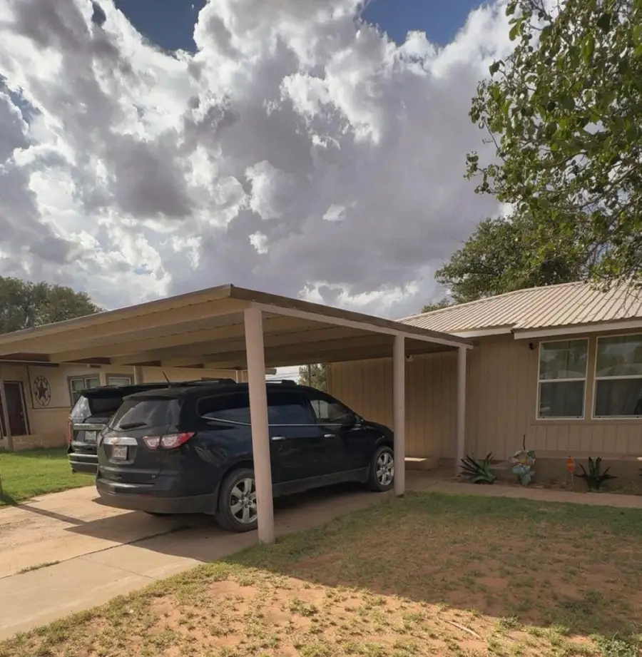 614 16th Street, Seagraves, TX 79359 - #2