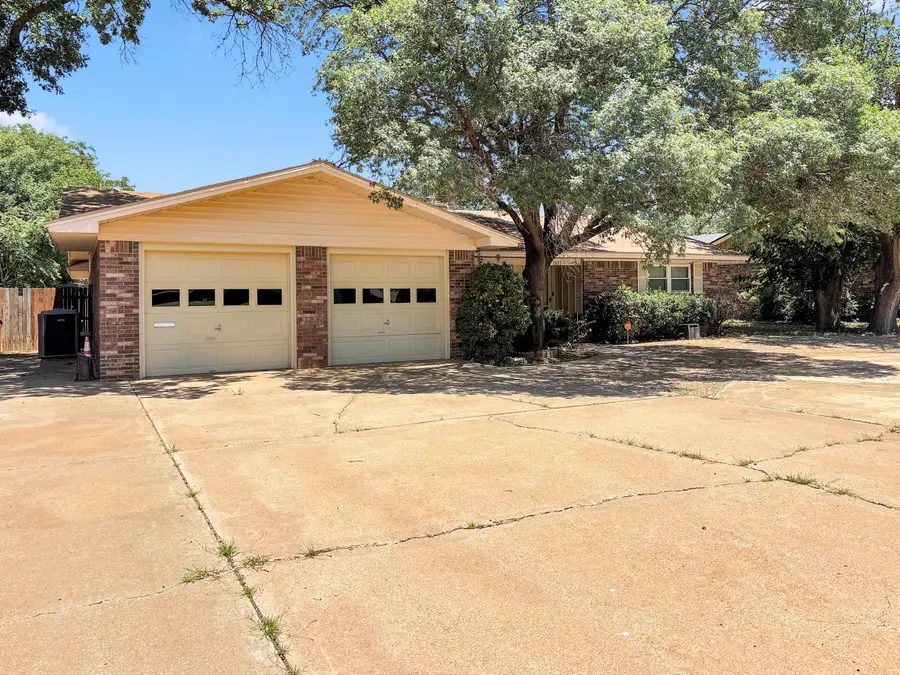 1803 E Buckley Street, Brownfield, TX 79316 - #2