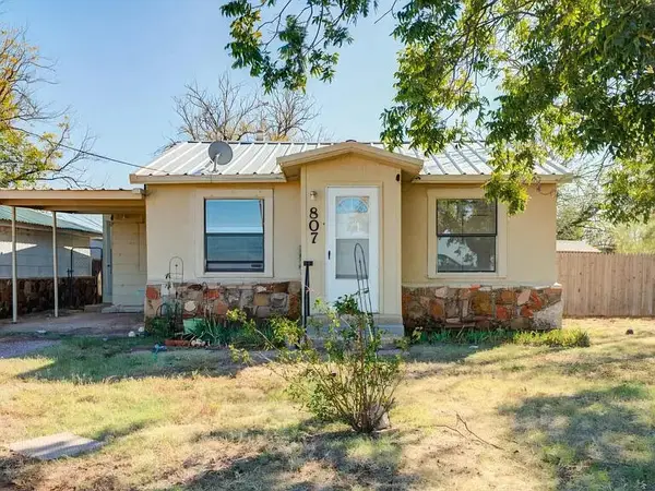 807 W 5th Street, Wolfforth, TX 79382