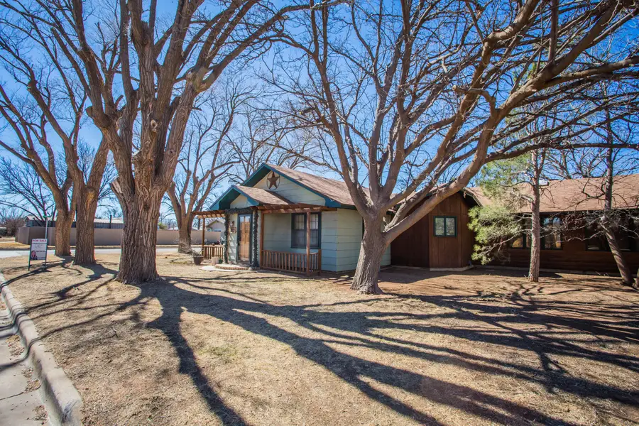 312 Ave D, Olton, TX 79064 - #2