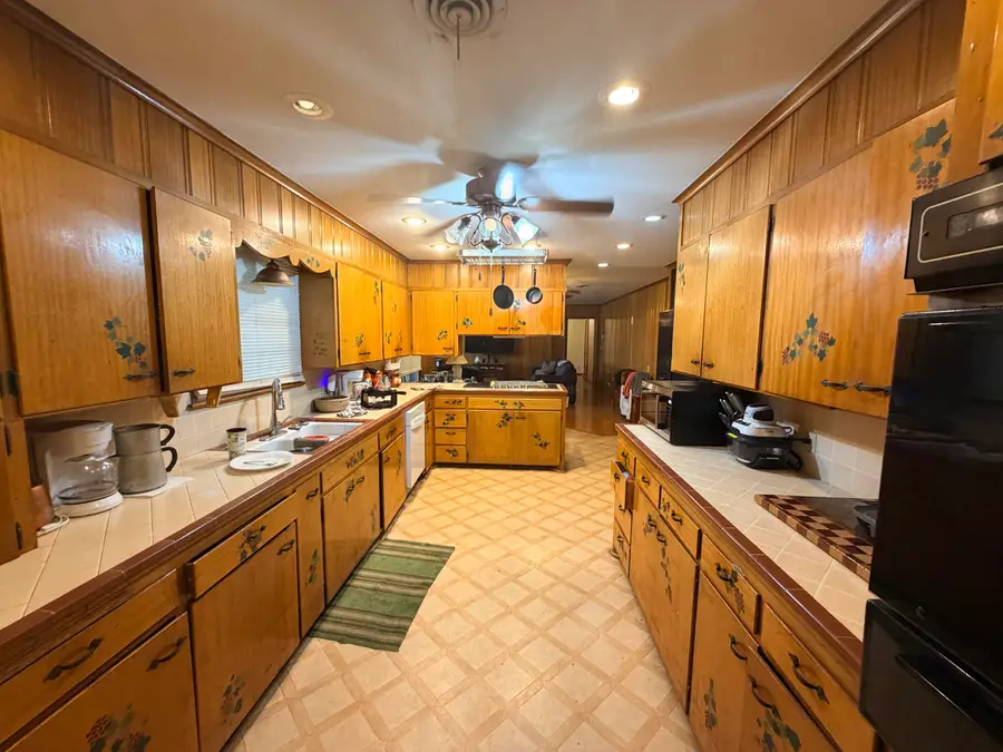 130 Avenue C, Hereford, TX 79045 - #2