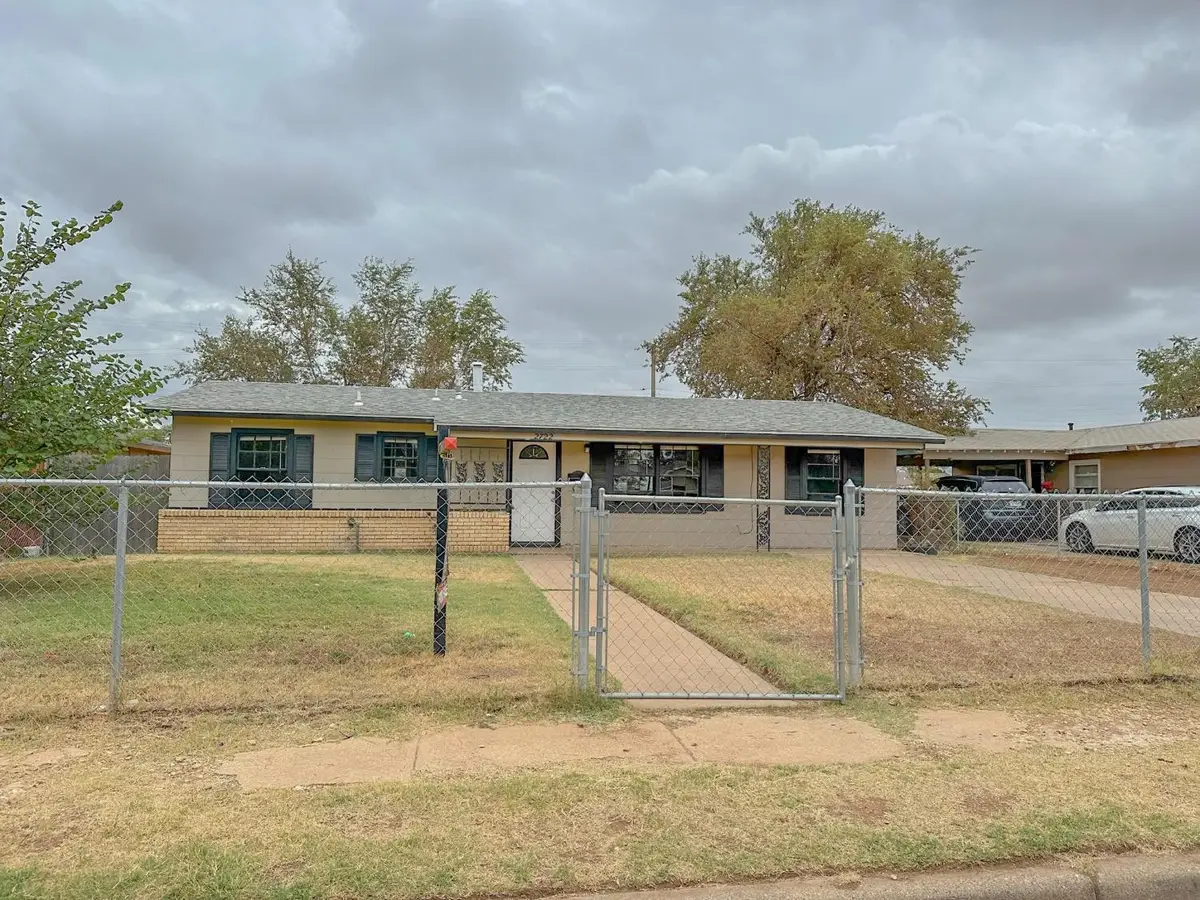 2722 E 9th Street, Lubbock, TX 79403 - #1