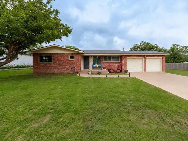 2408 Globe Avenue, Lubbock, TX 79404