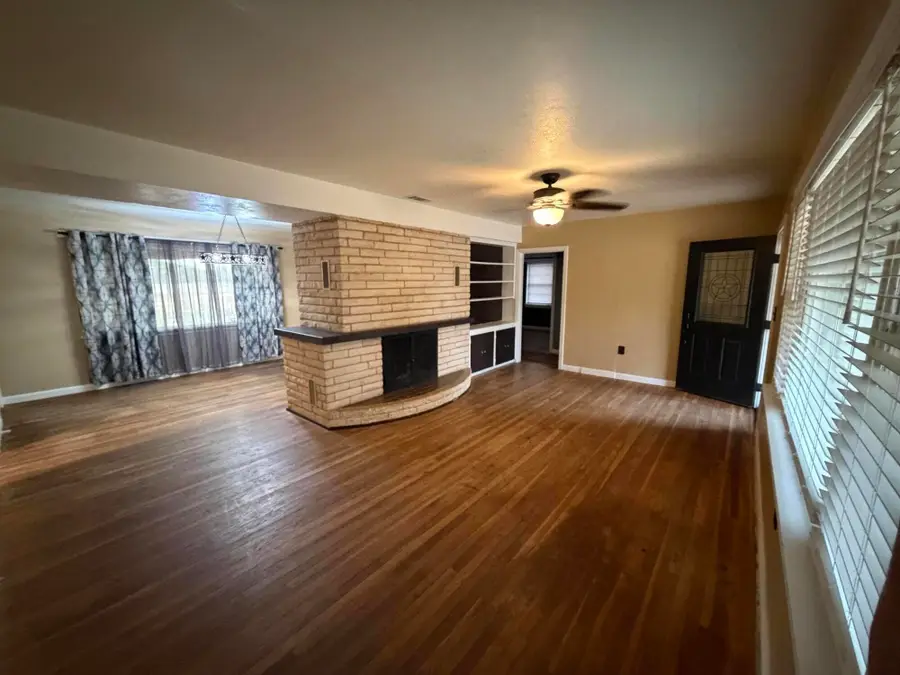 923 W 3rd Street, Spur, TX 79370 - #3