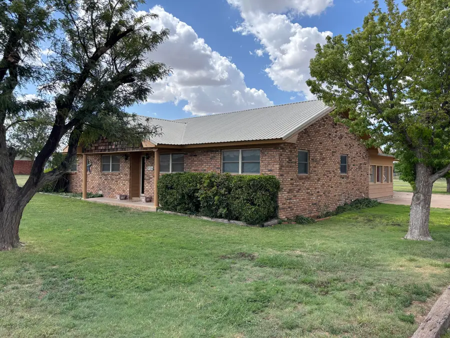 7204 W Us Highway 70 Road, Plainview, TX 79072 - #3