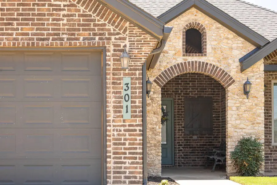 301 Hampshire Avenue, Wolfforth, TX 79382 - #2