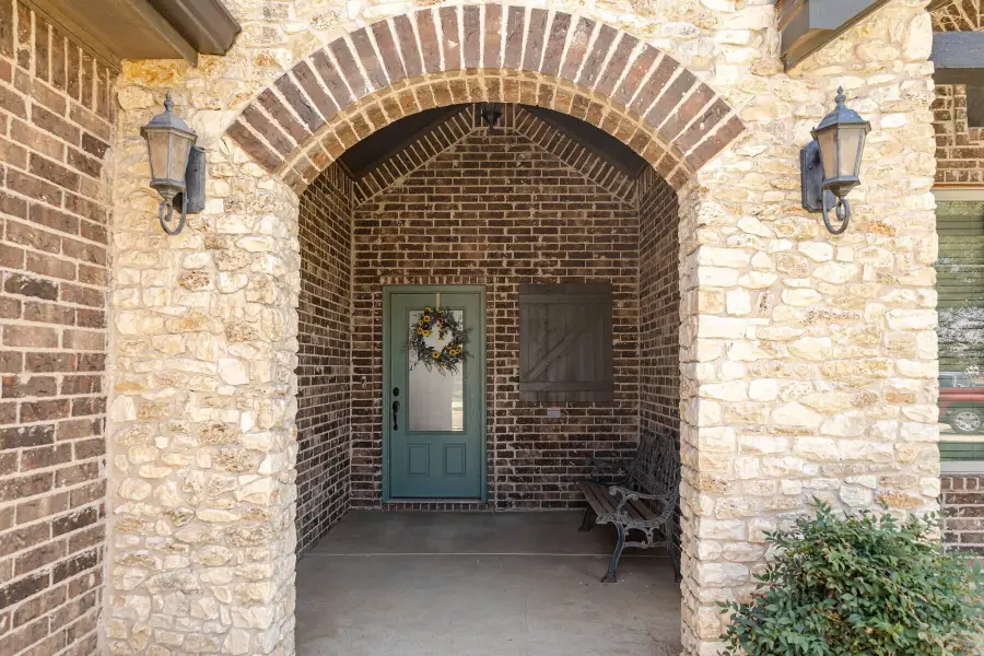 301 Hampshire Avenue, Wolfforth, TX 79382 - #3