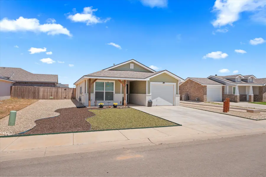 422 E 30th Street, Wolfforth, TX 79382 - #3