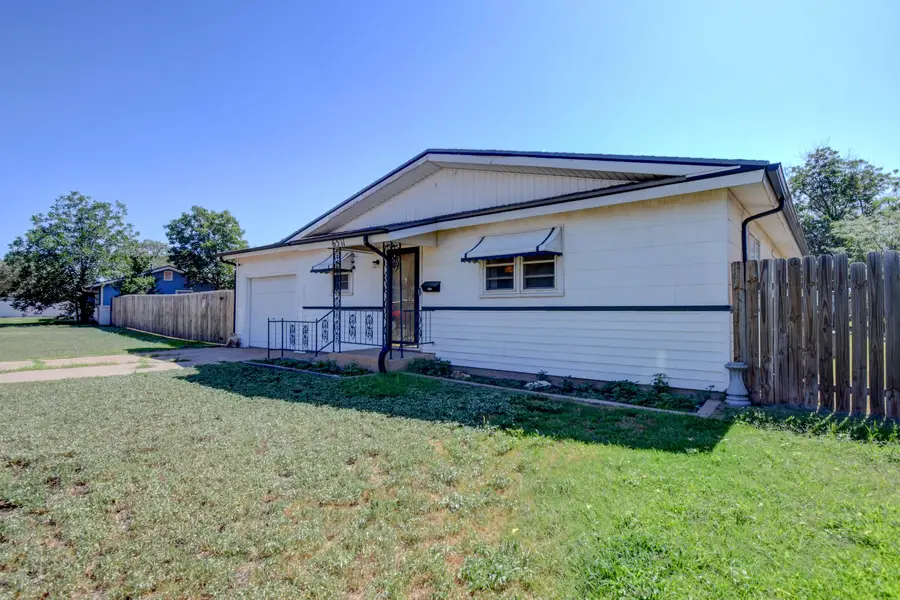 6511 Temple Avenue, Lubbock, TX 79412 - #2