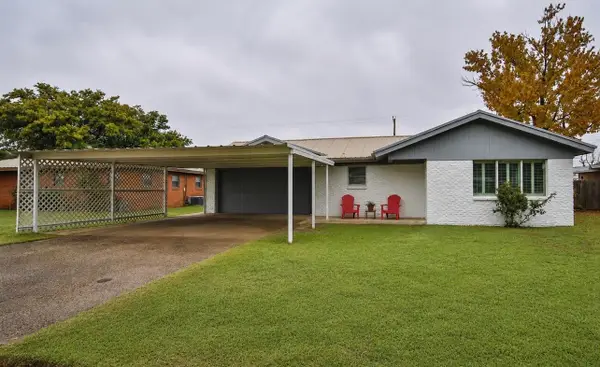 1205 9th Street, Shallowater, TX 79363