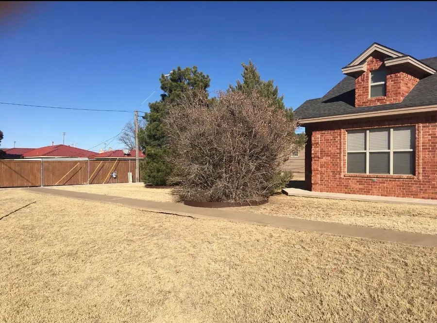 101 SE 6th Street, Plainview, TX 79072 - #3