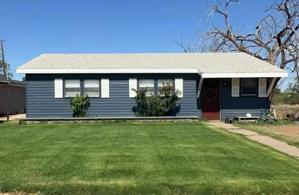 1612 Avenue G, Plains, TX 79355