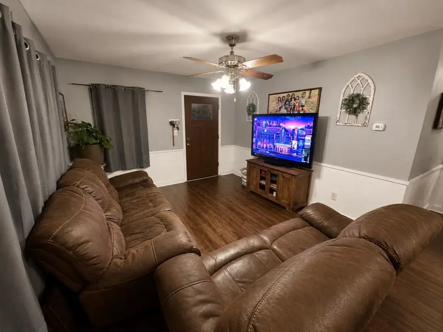 1612 Avenue G, Plains, TX 79355 - #2