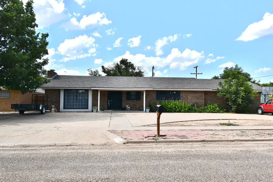 1209 8th Street, Shallowater, TX 79363 - #3