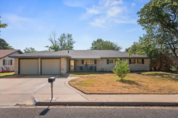 2017 Rice Drive, Levelland, TX 79336