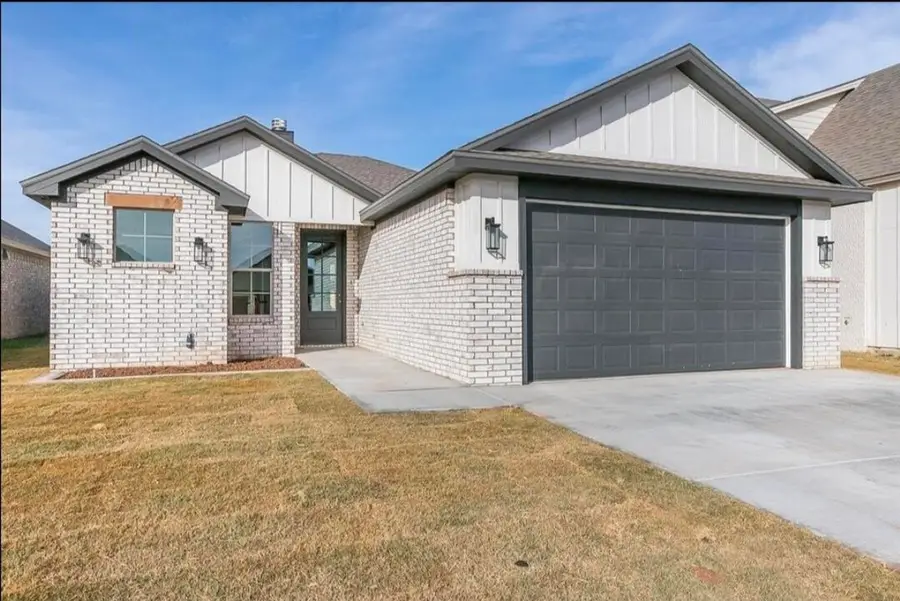 1021 N Fulton Avenue, Lubbock, TX 79416 - #2