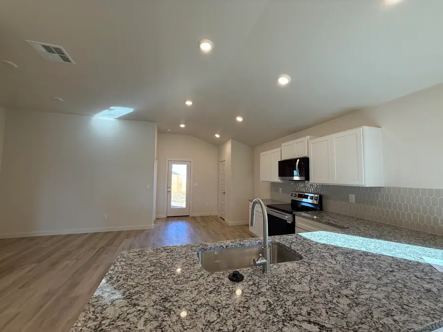 5546 Auburn Street, Lubbock, TX 79416 - #3