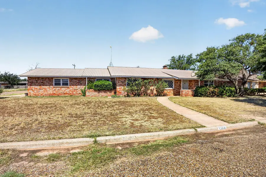 1503 Avenue K, Ralls, TX 79357 - #2