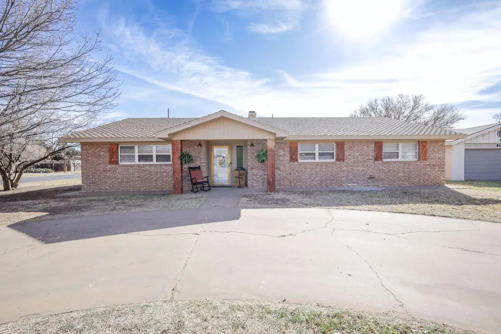 812 Holliday Street, Plainview, TX 79072 - #1