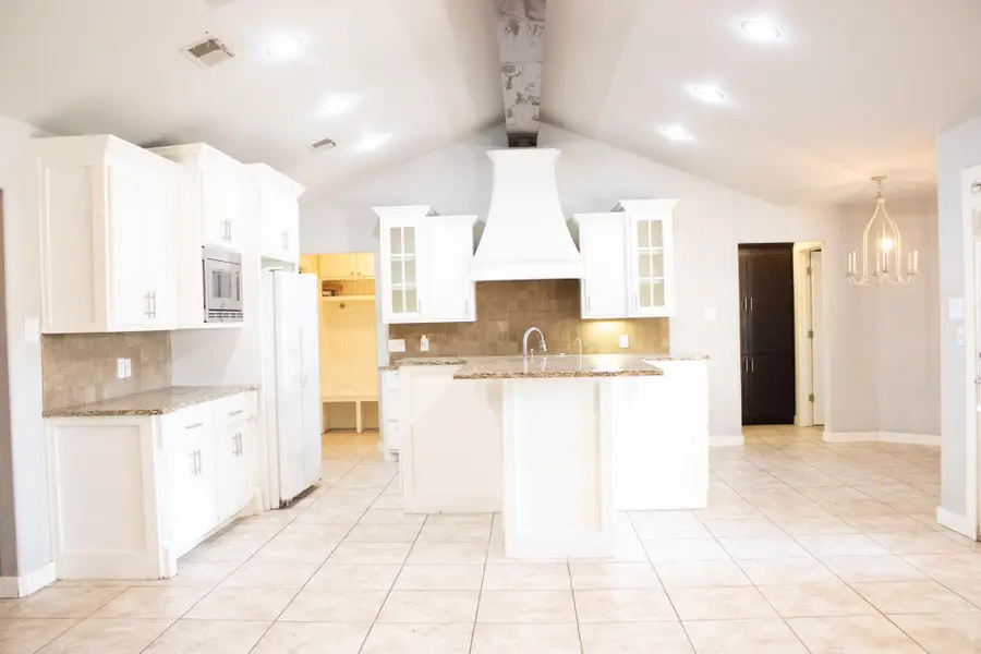 706 N 6th Street, Wolfforth, TX 79382 - #2