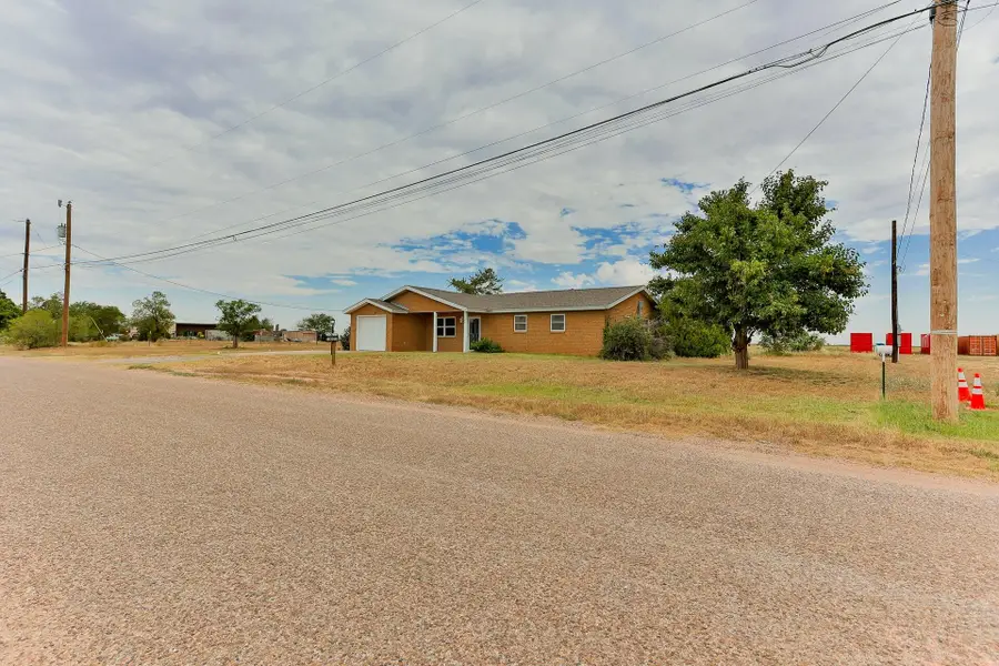 100 15th Street, Seagraves, TX 79359 - #2