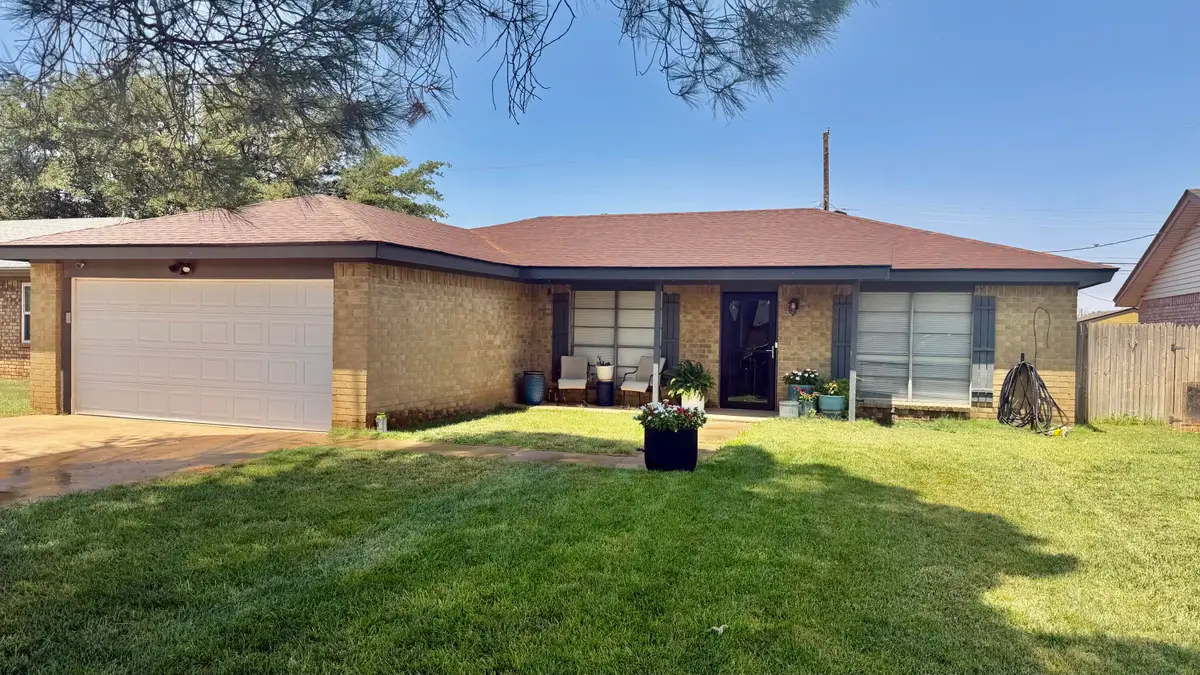 325 Walnut Street, Levelland, TX 79336 - #1