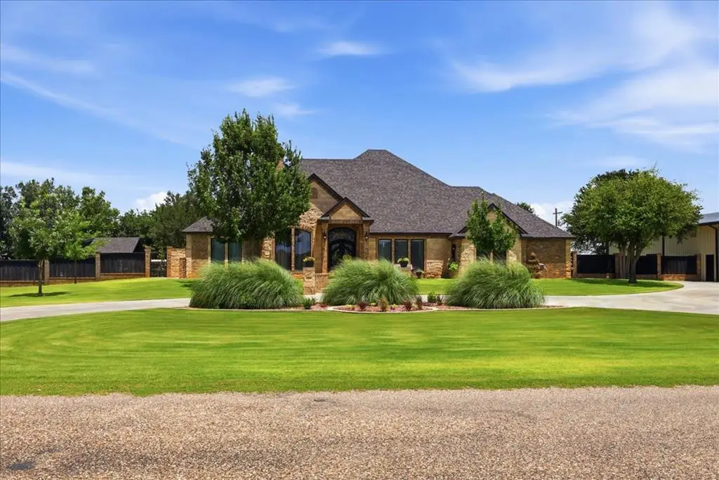 284 Co Rd 304c, Seminole, TX 79360 - #1