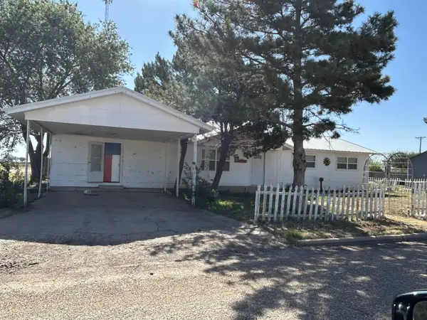 1402 E 5th Street, Petersburg, TX 79250