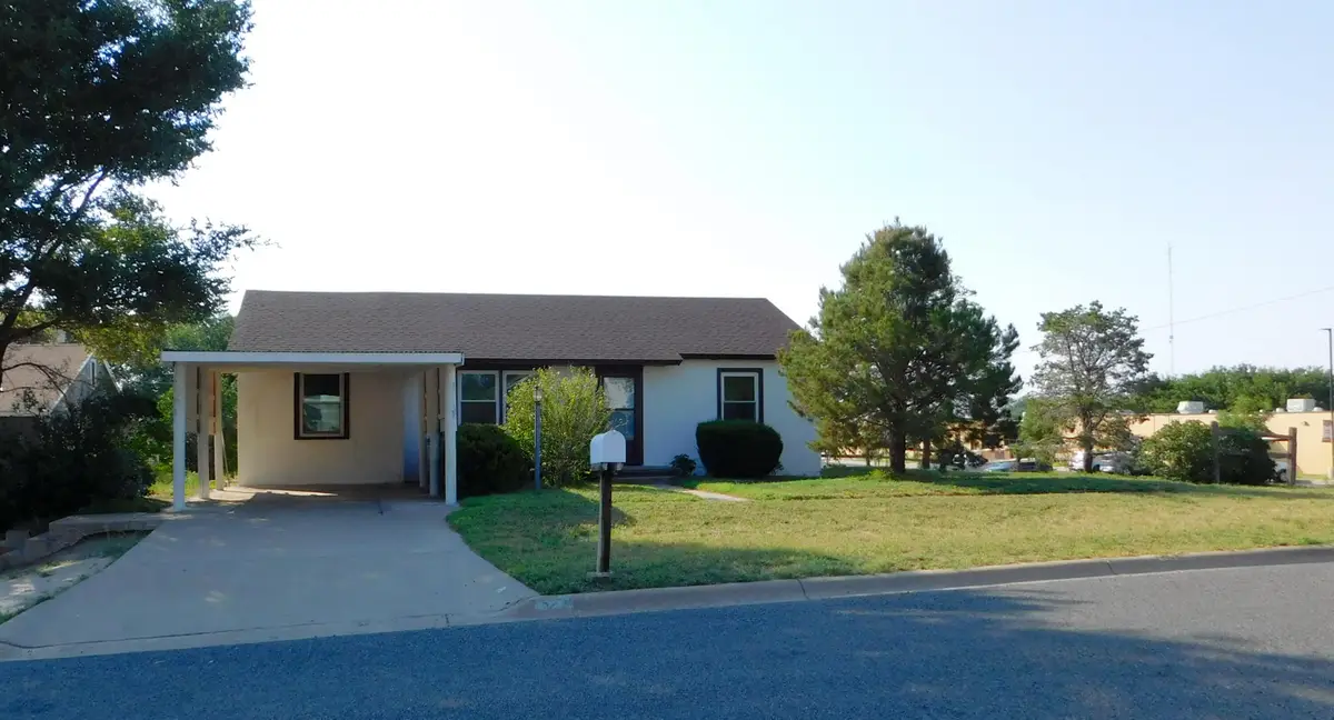 523 W 5th Street, Muleshoe, TX 79347 - #1