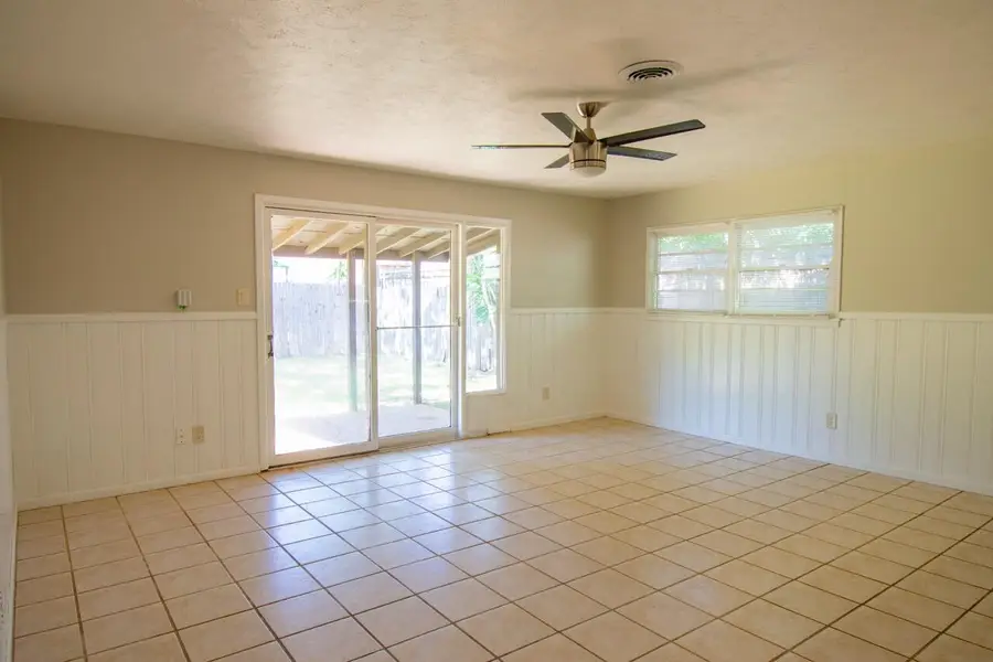 5413 32nd Street, Lubbock, TX 79407 - #3