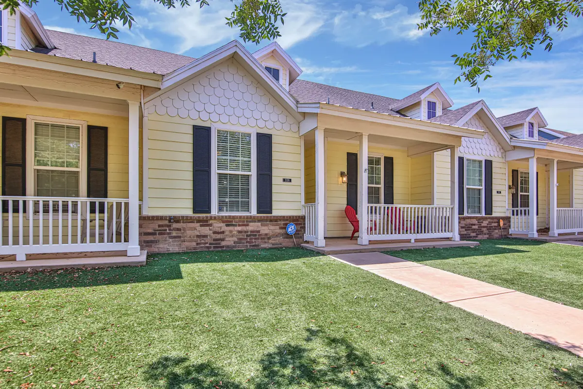 2109 10th Street, Lubbock, TX 79401 - #1