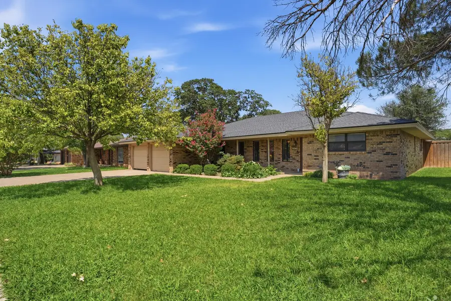 2219 S College Avenue, Levelland, TX 79336 - #2