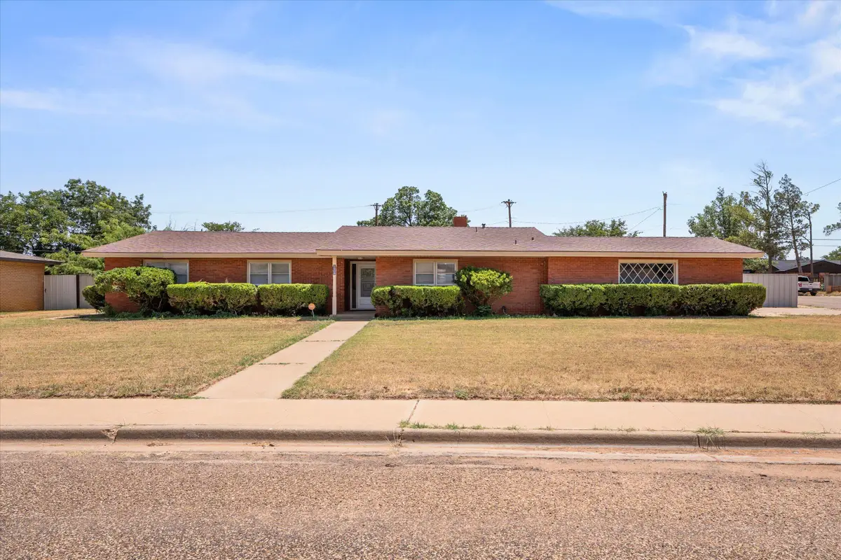 1608 E Cardwell Street, Brownfield, TX 79316 - #1