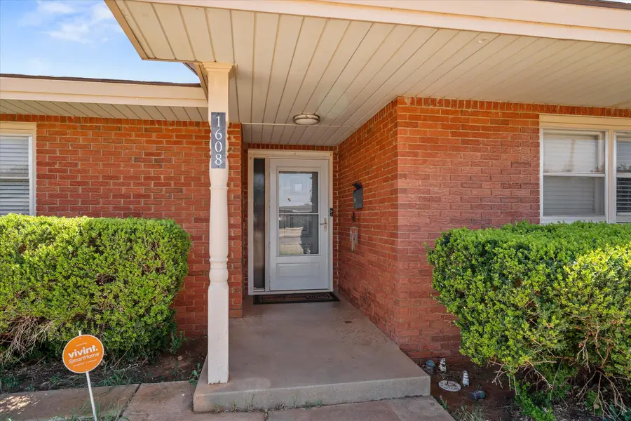 1608 E Cardwell Street, Brownfield, TX 79316 - #2