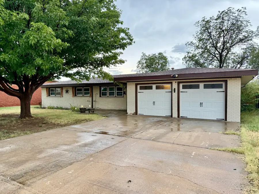 3813 43rd Street, Lubbock, TX 79413 - #3