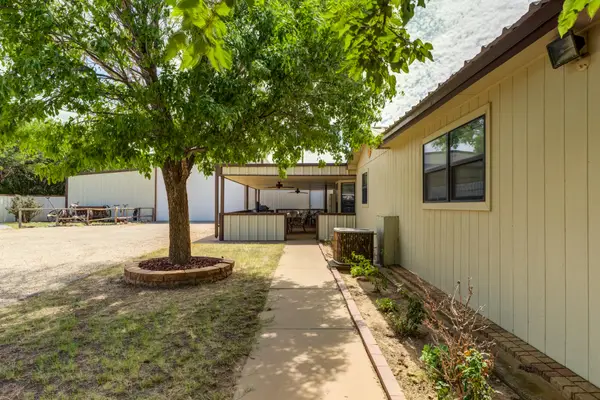 104 W 1st Street, Anton, TX 79313
