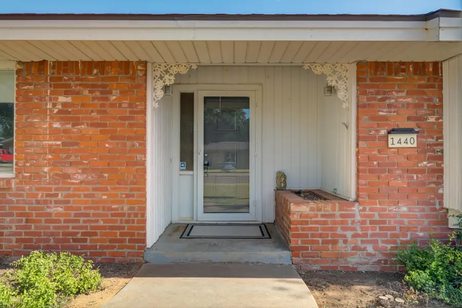 1440 W Crosby Street, Slaton, TX 79364 - #3