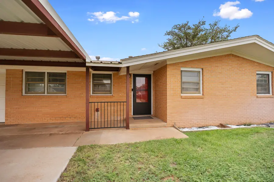 313 E 18th Street, Littlefield, TX 79339 - #2