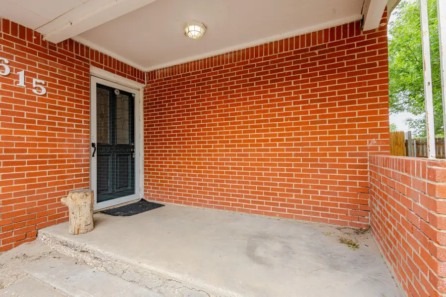 615 W Avenue J, Muleshoe, TX 79347 - #2