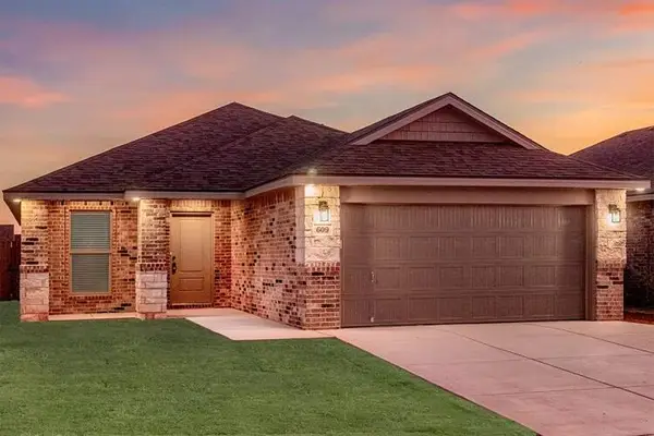 707 E 21st Street, Wolfforth, TX 79382