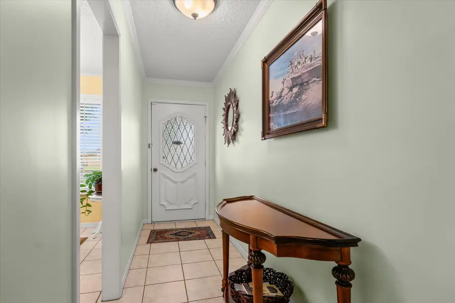 406 E Jackson Street, Levelland, TX 79336 - #3