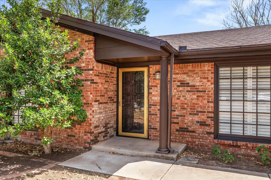 312 Cottonwood Lane, Levelland, TX 79336 - #2