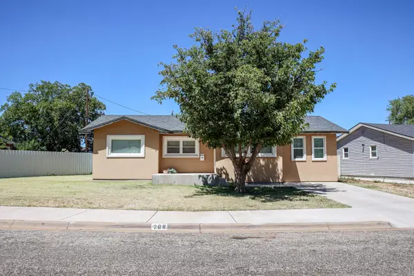 208 Flint Drive, Levelland, TX 79336