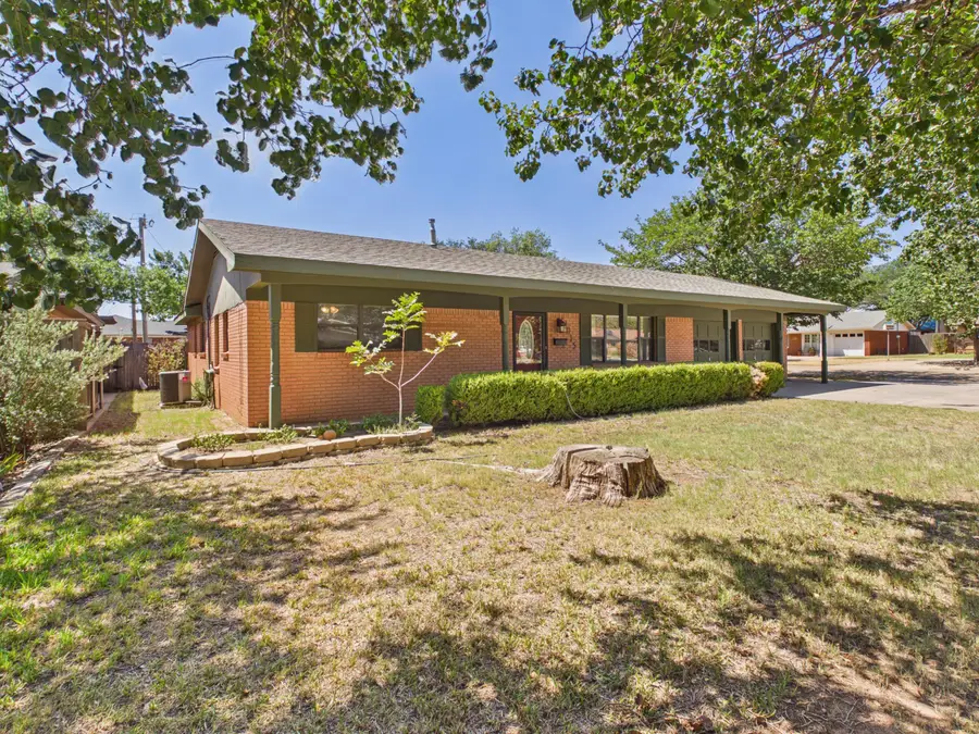 1015 Camden Circle, Post, TX 79356 - #2